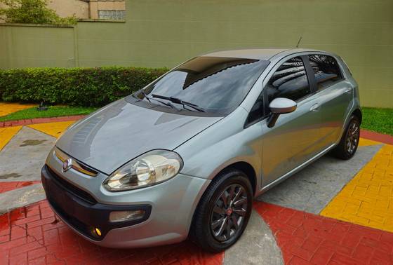 FIAT PUNTO 1.4 ATTRACTIVE 8V FLEX 4P MANUAL